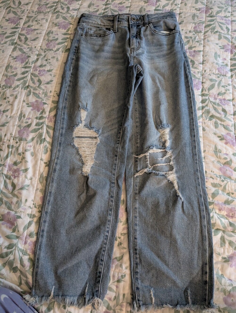So 5/27W High Rise Straight Leg Ripped Light Wash Jeans
